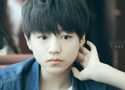 娱乐吃瓜酱男高中生,娱乐吃瓜酱与男高中生的青春故事